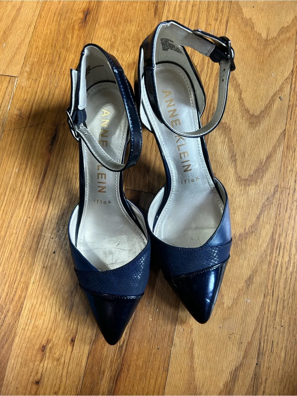 Ann KLein Iflex Ankle Straps Pumps Pointed Toe Navy Blue Textured Panel 7.5 Heel